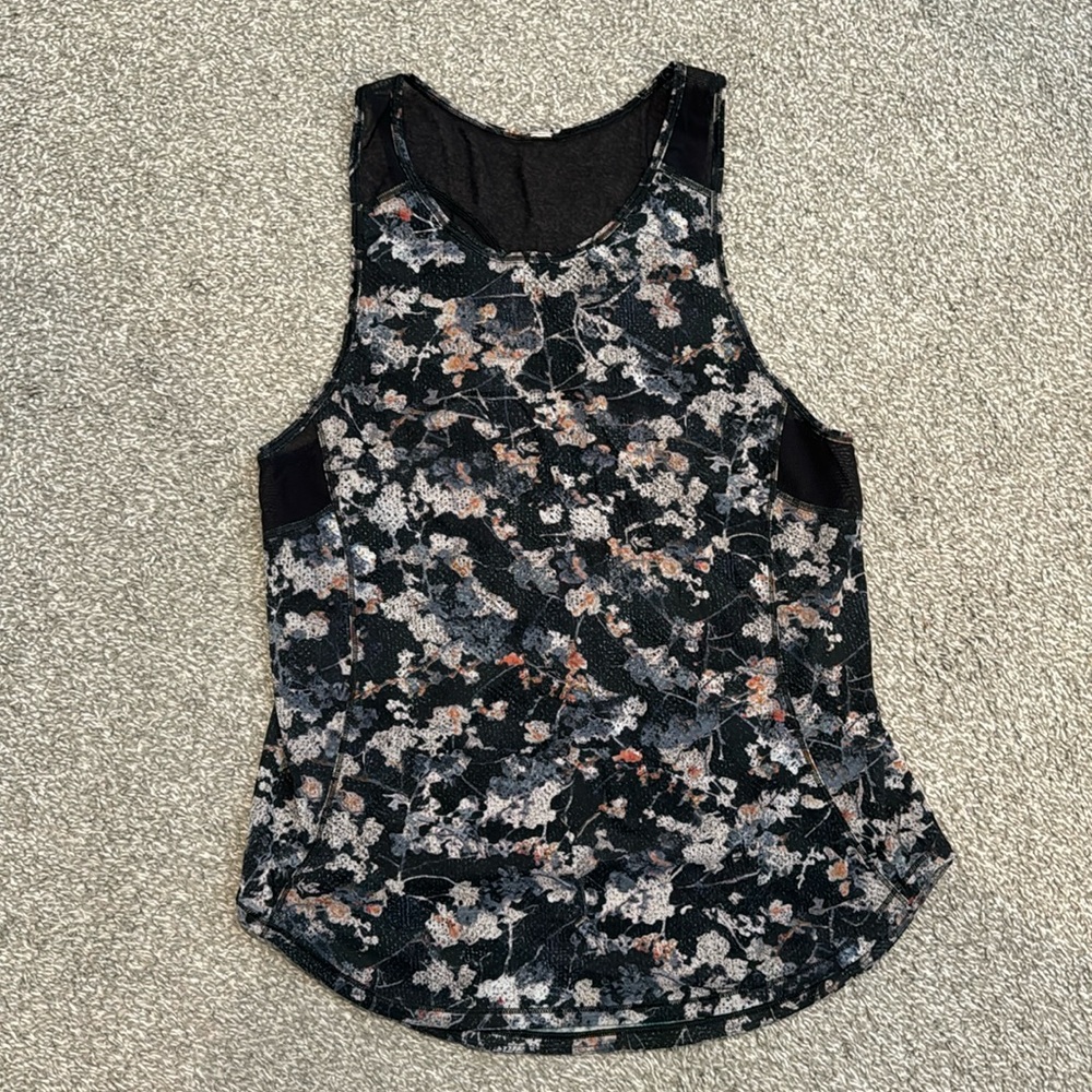 Lululemon tank top